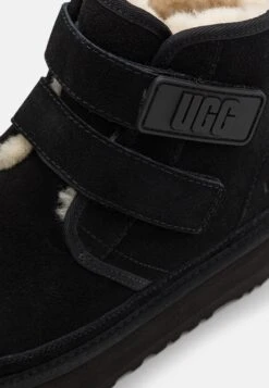 Ugg Neumel Platform Unisex - Korte Laarzen - Black 13 Ugg Neumel Platform Unisex - Korte Laarzen - Black -Ugg 01b111a1822d4468a2ce057caabcbf04