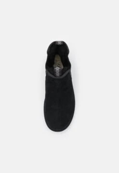 Ugg Neumel Chelsea - Korte Laarzen - Black 11 Ugg Neumel Chelsea - Korte Laarzen - Black -Ugg 051b31454a3a47a9ad88b18fb5ba5cea