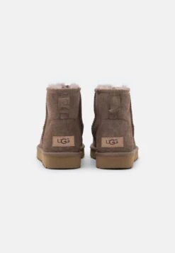 Ugg Classic Mini - Korte Laarzen - Caribou 11 Ugg Classic Mini - Korte Laarzen - Caribou -Ugg 057e19e4387449bdb4cf9b9d66cb6544