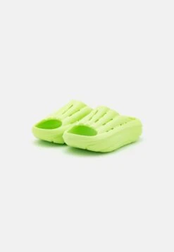 Ugg Foamo Slide - Muiltjes - Pale Chartreuse -Ugg 0771d855fab541d199e7c30b607dbdc1