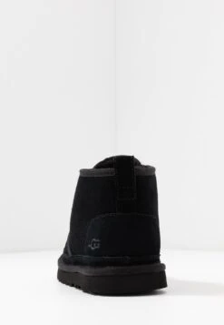 Ugg Neumel - Korte Laarzen - Black 14 Ugg Neumel - Korte Laarzen - Black -Ugg 0a26d5a9439f4fbba3c2916697efa44c