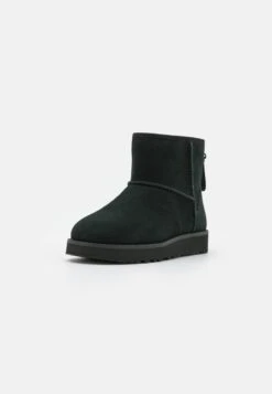 Ugg Classic Mini Logo Zip - Korte Laarzen - Black 10 Ugg Classic Mini Logo Zip - Korte Laarzen - Black -Ugg 0e1dc539d3ff4422a2019936696adf51