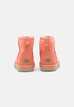 Ugg Classic Mini - Korte Laarzen - Starfish Pink 11 Ugg Classic Mini - Korte Laarzen - Starfish Pink -Ugg 14175b2fd1ce446890795840c4e1d453