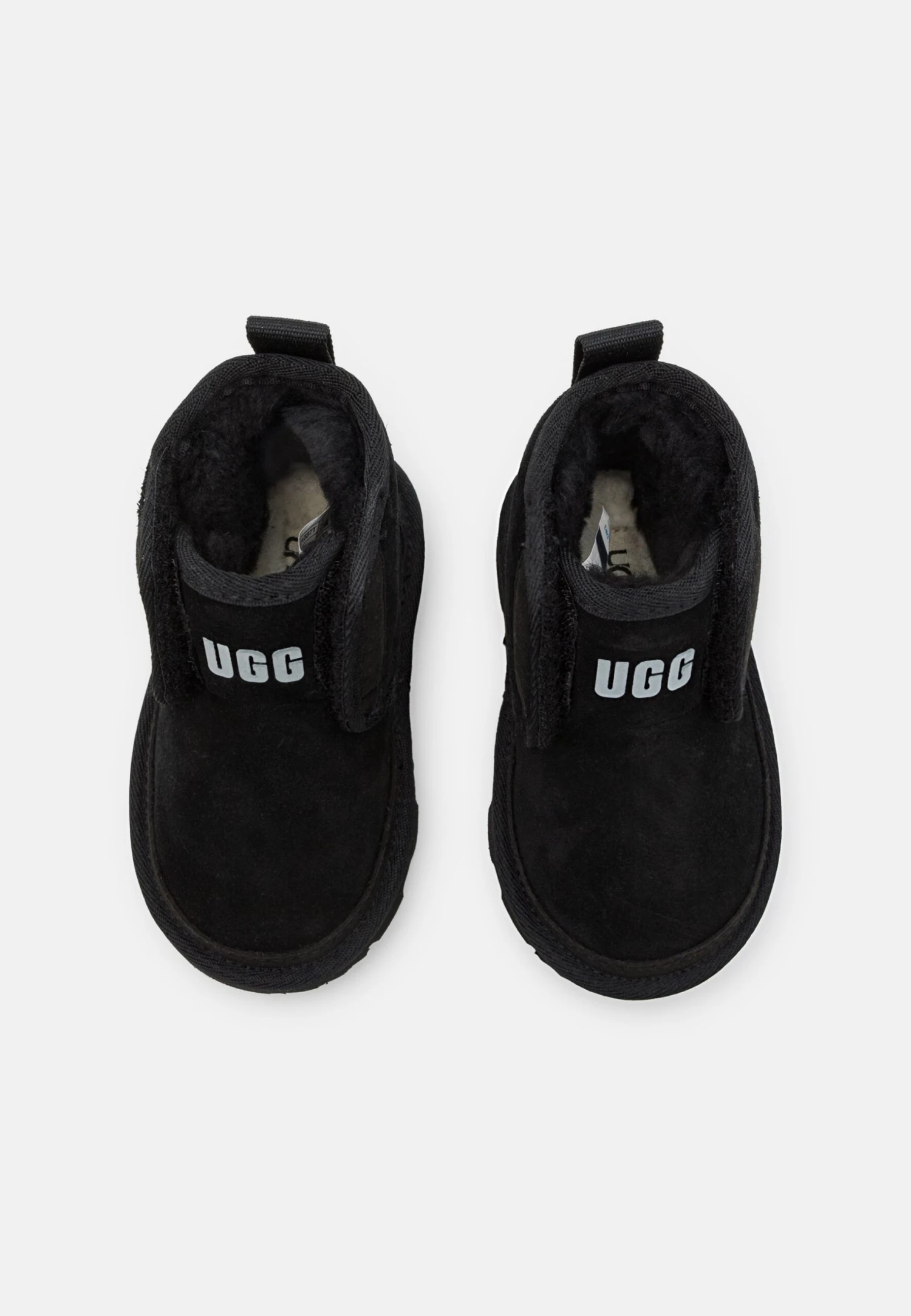 Ugg Accessible Neumel Ez-Fit Unisex - Korte Laarzen - Black 6 Ugg Accessible Neumel Ez-Fit Unisex - Korte Laarzen - Black - Afbeelding 4