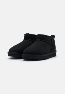 Ugg Classic Ultra - Korte Laarzen - Black 14 Ugg Classic Ultra - Korte Laarzen - Black -Ugg 1df0a5a8d3fa4179a46d4fd24d457e1d