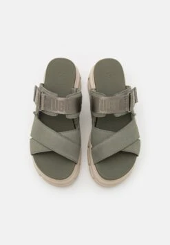 Ugg Ashton Slide - Muiltjes Met Hak - Moss Green 13 Ugg Ashton Slide - Muiltjes Met Hak - Moss Green -Ugg 20439dfd11094678ba81eec5223c63ca