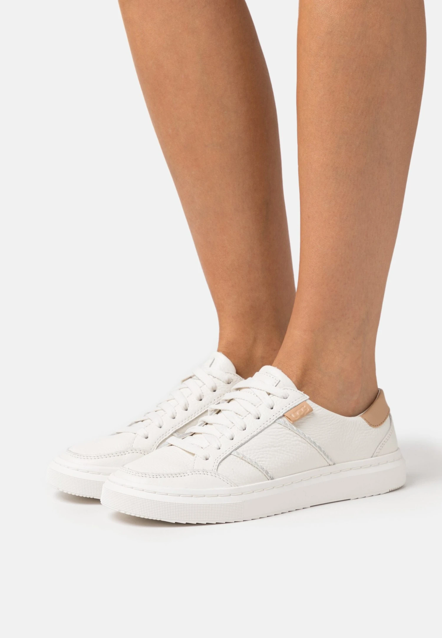 Ugg Alameda Lace - Sneakers Laag - Bright White 3 Ugg Alameda Lace - Sneakers Laag - Bright White