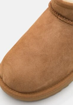 Ugg Classic Ultra Mini Unisex - Korte Laarzen - Chestnut 19 Ugg Classic Ultra Mini Unisex - Korte Laarzen - Chestnut -Ugg 392efe763f574c4f9b36681aff8f7ea0