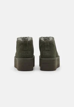 Ugg Classic Ultra Mini Platform - Enkellaarsjes Met Plateauzool - Moss Green 11 Ugg Classic Ultra Mini Platform - Enkellaarsjes Met Plateauzool - Moss Green -Ugg 39edd51fbab24e7a80653a56485fb386