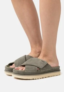 Ugg GoldenstarCross Slide - Muiltjes - Moss Green