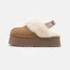 Ugg Funkette - Pantoffels - Chestnut 1 Ugg Funkette - Pantoffels - Chestnut -Ugg 5e68604260834f95a6262e466901fe26
