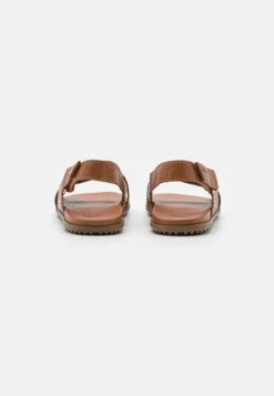 Ugg Solivan Slingback - Sandalen - Tan 11 Ugg Solivan Slingback - Sandalen - Tan -Ugg 7011aa780b82432ab94b95393b4c8126
