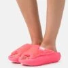 Ugg Foamo Slide - Pantoffels - Super Coral 1 Ugg Foamo Slide - Pantoffels - Super Coral -Ugg 707589367f474a2cbc4a88010cf34d3c