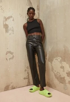 Ugg Foamo Slide - Muiltjes - Pale Chartreuse -Ugg 708d8c59f1da4492a596a3b913b529a7