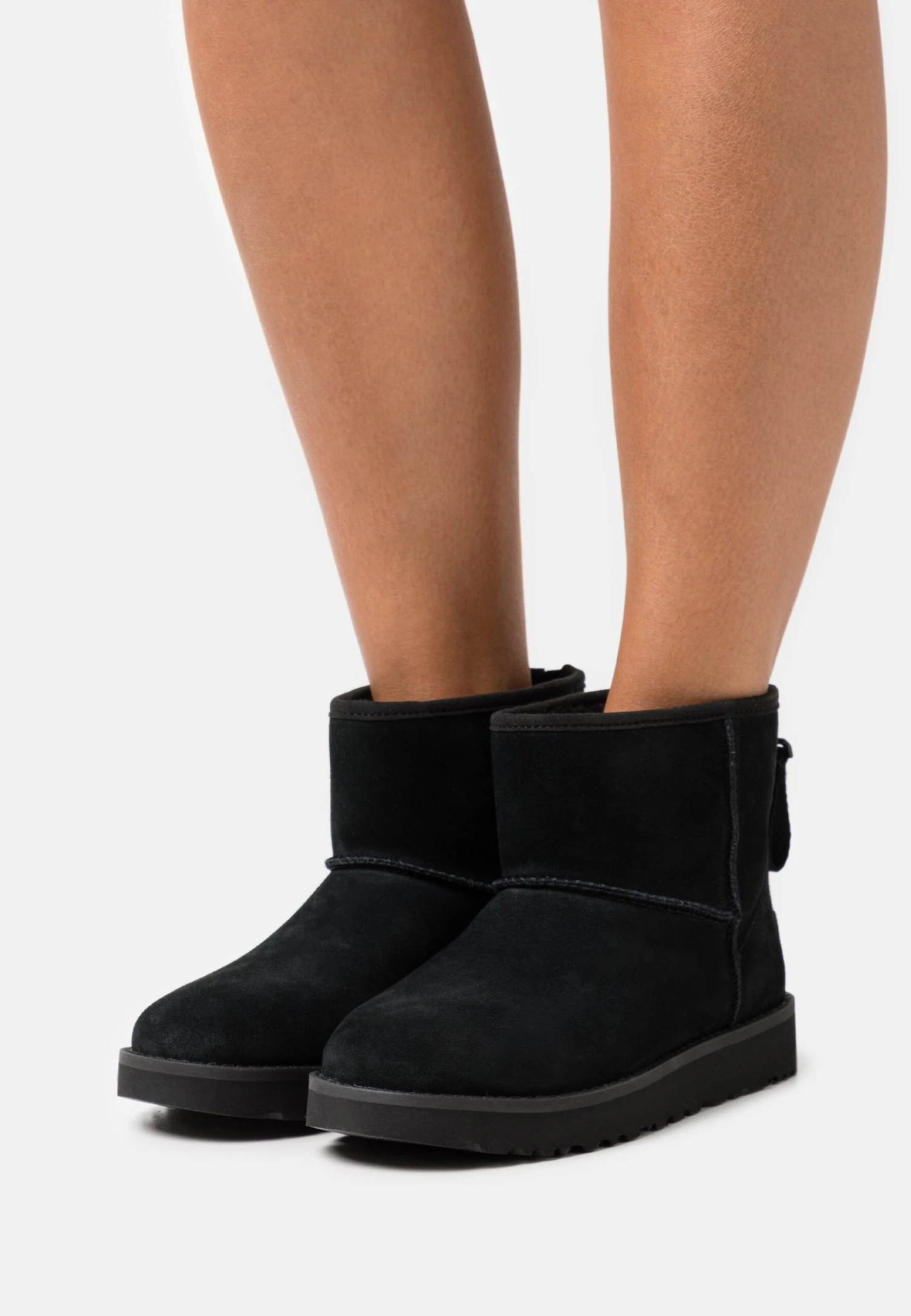 Ugg Classic Mini Logo Zip - Korte Laarzen - Black 3 Ugg Classic Mini Logo Zip - Korte Laarzen - Black