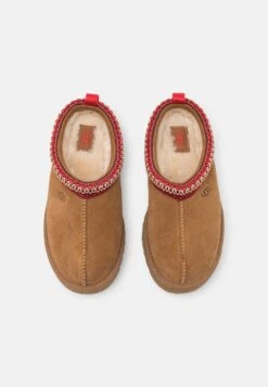 Ugg Tazz Unisex - Pantoffels - Chestnut 17 Ugg Tazz Unisex - Pantoffels - Chestnut -Ugg 79bfd31c5ff84e2192c896178c7c3c0a