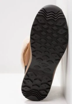 Ugg Adirondack - Snowboots- Chestnut 16 Ugg Adirondack - Snowboots- Chestnut -Ugg 7c2648fd02964f909076d91b85431126