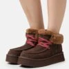 Ugg Funkarra Cabin Cuff - Enkellaarsjes Met Plateauzool - Burnt Cedar 2 Ugg Funkarra Cabin Cuff - Enkellaarsjes Met Plateauzool - Burnt Cedar -Ugg 8f002c998f014ebb85fe2177845aa691