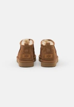 Ugg Classic Ultra - Korte Laarzen - Chestnut 15 Ugg Classic Ultra - Korte Laarzen - Chestnut -Ugg 9287fbcb008149b595faf894438e4cfd