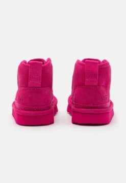 Ugg Accessible Neumel Ez-Fit Unisex - Korte Laarzen - Berry 10 Ugg Accessible Neumel Ez-Fit Unisex - Korte Laarzen - Berry -Ugg 9a3ab496d5ab4f679d470bd7527caeaa