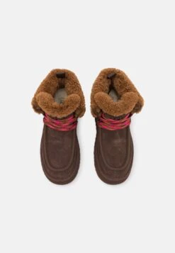 Ugg Funkarra Cabin Cuff - Enkellaarsjes Met Plateauzool - Burnt Cedar 13 Ugg Funkarra Cabin Cuff - Enkellaarsjes Met Plateauzool - Burnt Cedar -Ugg 9b78fae4810e4376af3715d16d289a74
