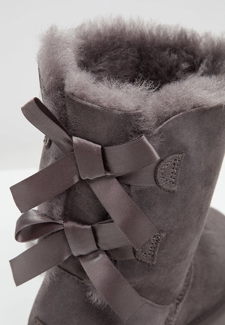 Ugg Bailey Bow - Korte Laarzen - Grey 9 Ugg Bailey Bow - Korte Laarzen - Grey - Afbeelding 7