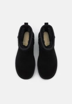Ugg Classic Ultra Mini Platform - Enkellaarsjes Met Plateauzool - Black 17 Ugg Classic Ultra Mini Platform - Enkellaarsjes Met Plateauzool - Black -Ugg 9e7b17a5ecd647a89867cd20bed7d194