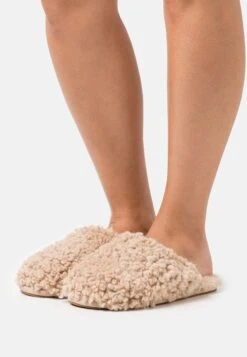 Ugg Maxi Curly Slide - Pantoffels - Sand