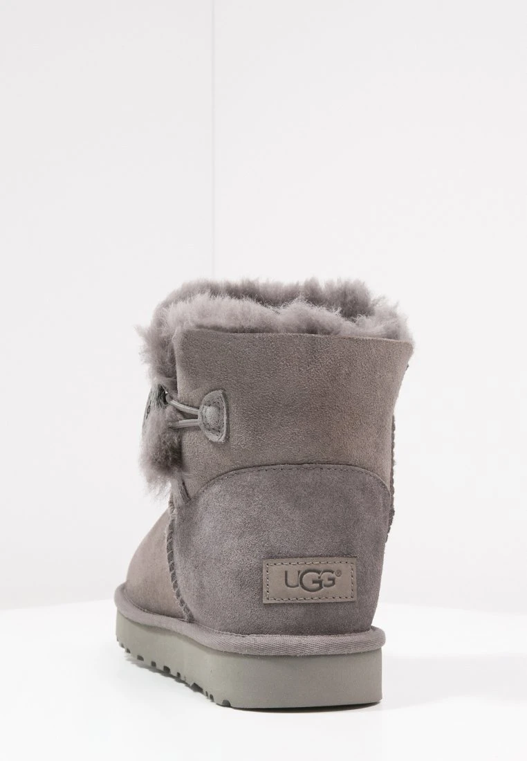 Ugg Mini Bailey Button - Korte Laarzen - Grey 6 Ugg Mini Bailey Button - Korte Laarzen - Grey - Afbeelding 4