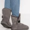 Ugg Bailey Button Ii - Korte Laarzen - Grey 2 Ugg Bailey Button Ii - Korte Laarzen - Grey -Ugg be191621775b46c5b2a3b9426a75e727