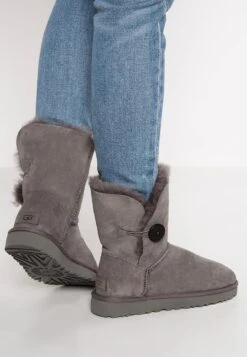 Ugg Bailey Button Ii - Korte Laarzen - Grey
