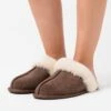 Ugg Scuffette - Pantoffels - Espresso 1 Ugg Scuffette - Pantoffels - Espresso -Ugg c4c51c9838af4b52b7b133dc9f036911
