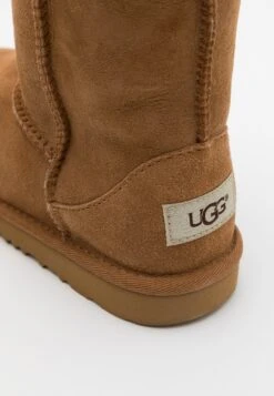 Ugg Classic Ii - Korte Laarzen - Chestnut 11 Ugg Classic Ii - Korte Laarzen - Chestnut -Ugg daa4d66d492a4b5e8b3f2ff38e9daf18