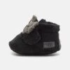 Ugg Bixbee Koala Stuffie Unisex - Geboortegeschenk - Black 2 Ugg Bixbee Koala Stuffie Unisex - Geboortegeschenk - Black -Ugg db49b6e4899a45d9bb51893f194d951d