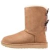Ugg Bailey Bow - Korte Laarzen - Chestnut 2 Ugg Bailey Bow - Korte Laarzen - Chestnut -Ugg dfdddfe1d20b42f6a78a2bbed87e92a3