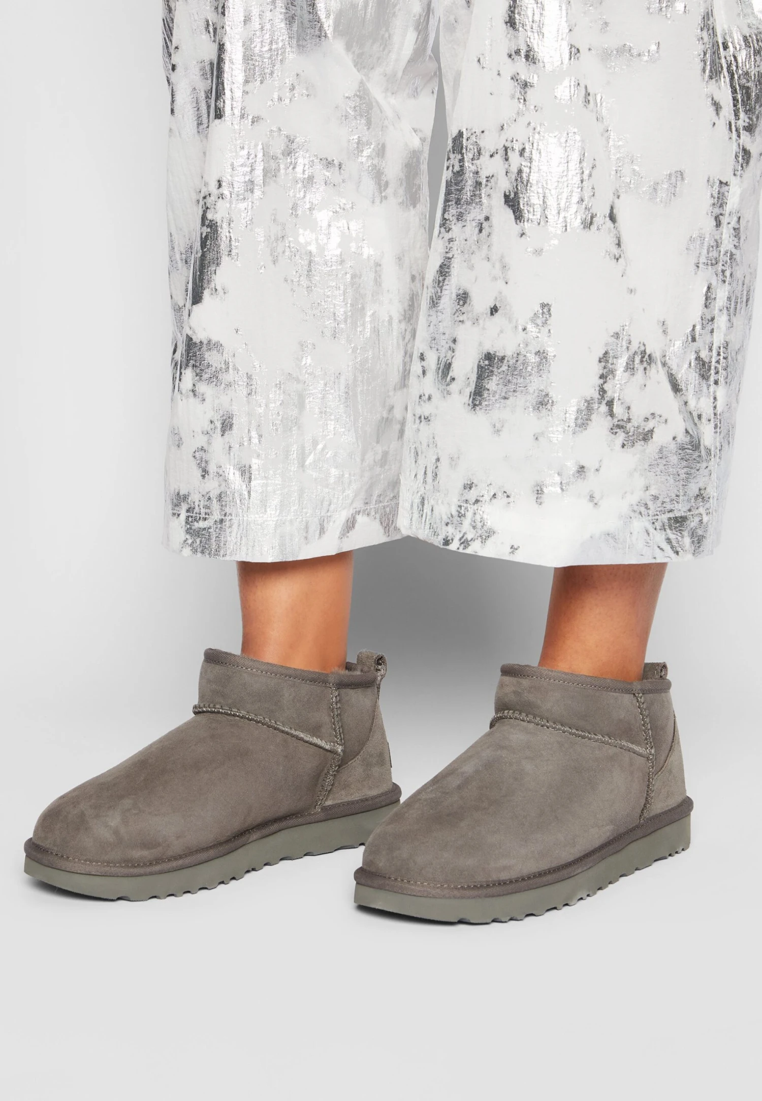 Ugg Classic Ultra - Korte Laarzen - Grey 3 Ugg Classic Ultra - Korte Laarzen - Grey