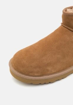 Ugg Classic Ultra Mini Zip - Korte Laarzen - Chestnut/Orange Soda 13 Ugg Classic Ultra Mini Zip - Korte Laarzen - Chestnut/Orange Soda -Ugg f72f8738af6b47cbbf83900918bcf66b