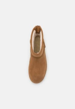 Ugg Classic Mini Logo Zip - Korte Laarzen - Chestnut 13 Ugg Classic Mini Logo Zip - Korte Laarzen - Chestnut -Ugg f92e16fb60bc4ddfa7ea61b712375f9d